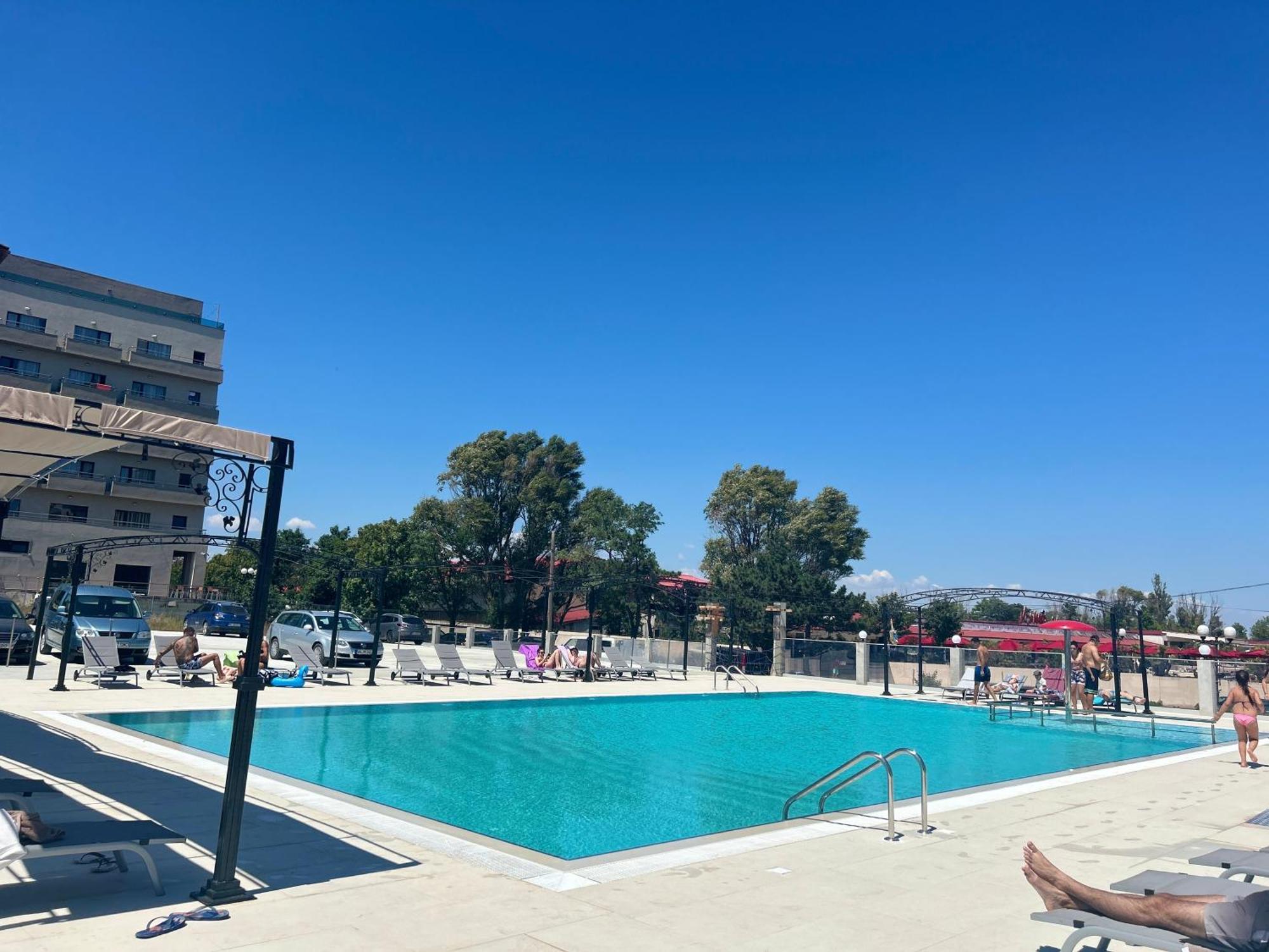 Alessio Hotel Residence Costinesti Bagian luar foto