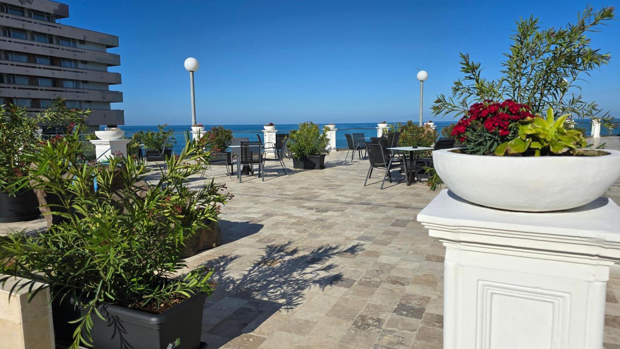 Alessio Hotel Residence Costinesti Bagian luar foto